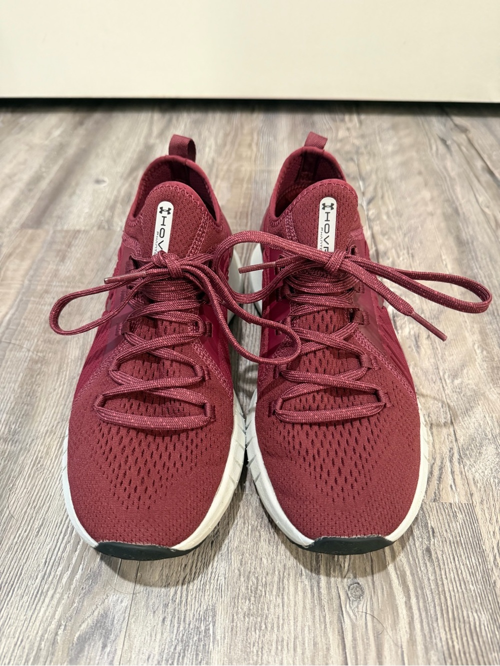 Under Armour Women’s Maroon Lightweight Athletic Sneakers